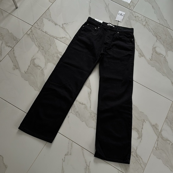 NWT Zara HIGH-WAISTED RELAXED ZW JEANS Size 27 or Size 4 - Picture 4 of 11